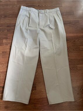 Denver Hayes Men's Khaki Pleated Chinos - Light Tan
